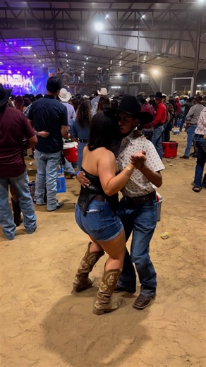 Cascabel porfavor 😍😍 | Bailes en Texas