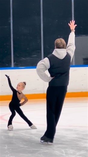 Figure skating kids on Instagram: "Art on ice 🪄✨⛸️ @figureskating.kids"