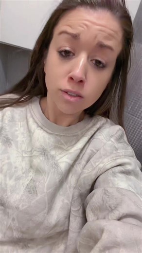 NiCKi (@nicole_marie0801)’s videos with AyoRemix - Tunnes Kitchen 🎈