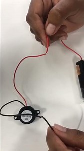 Simple Circuit: Buzzer, Battery and Wires