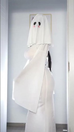 Ghost Girl’s Sexy Flow: Floating Between Stands, Sits, and Lays! #halloween #dance #cute #cosplay