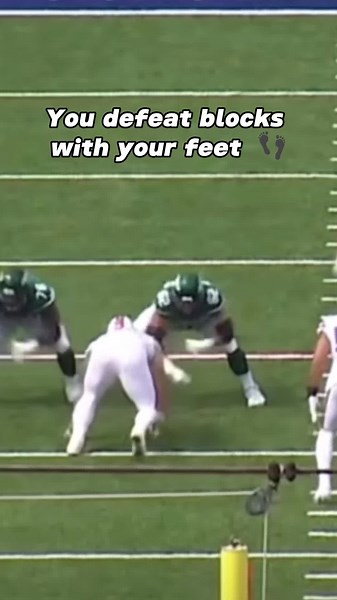 You defeat Blocks with your feet 👣 Hands and feet will help you manipulate your opponent. Your feet bring you where you want to go🚀 @linebacker_prototype