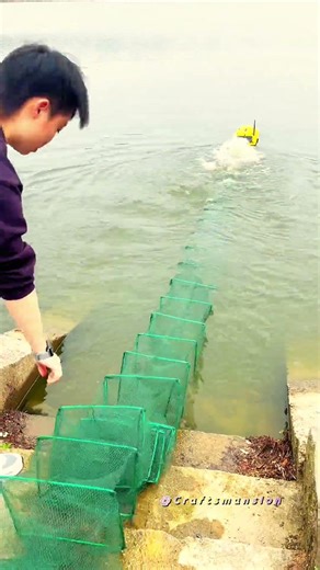 High-Tech RC Bait Boat Deploying Professional Fishing Nets