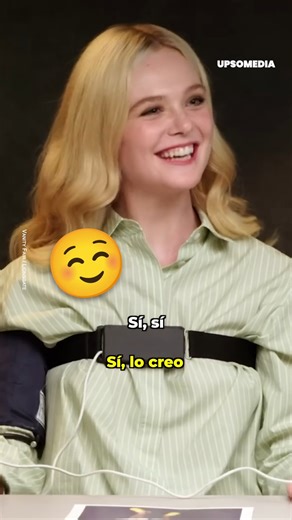 15K views · 97 reactions | Elle Fanning desde pequeña demostró con sus looks que sería una Effie Trinket perfecta. 來 | Muvi | Facebook