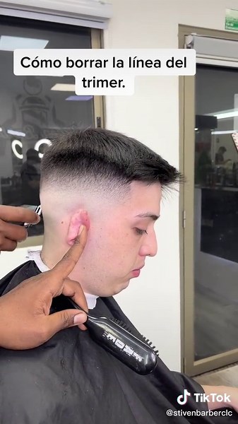 Cómo borrar la línea del degradado en cortes de pelo