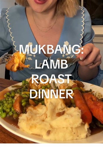 I will work on the background noise/wooden-table noise and invest in some placemats to absorb some noise 😅 this was so delicious though! #mukbang #roastdinner #foodtok #britishfood #uktiktok