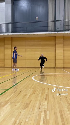 フライングレシーブのコツを紹介！