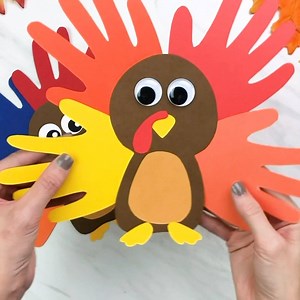 334 reactions · 590 shares | HANDPRINT TURKEY CRAFT旅 This is an easy...