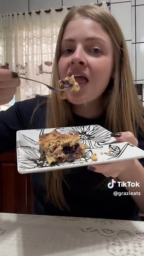 Cuca de Banana e Uva da Minha Mãe — Receita Fácil e Rende Bem