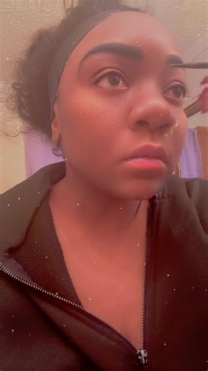 Come do make up with me 🥰🥰#fypシ #creatorsearchinsights #makeuptutorial #makeuptransformation #makeup