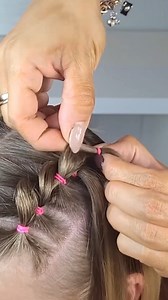 Single pullthrough braid tutorial! | Noemi Espinosa