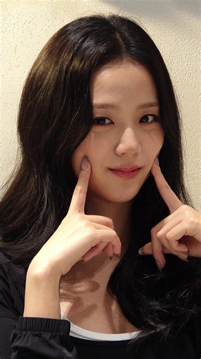 Thought it was only loveliness, but abs too—Jisoo class 💎💖 #BLACKPINK #JISOO #지수 #블랙핑크 | dispatch news
