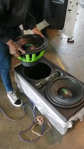 Massive Sound Installation in VW CADDY at Evolution Wheel and Tyre