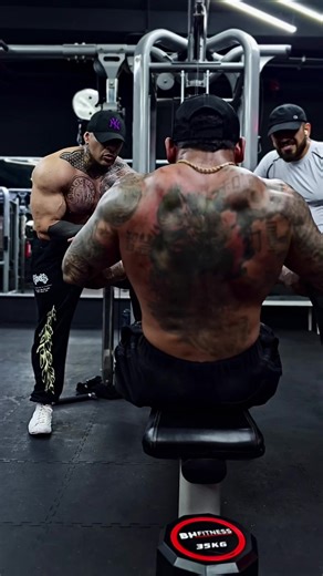 Pura vieja escuela..🦍 ADDICTED TEAM @Silva Toňo #gym #motivation #disciplina #fypシ゚ #parati