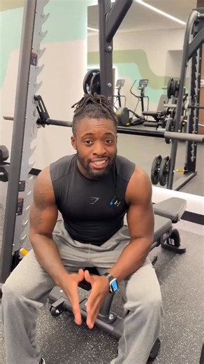 Xavier | Online Health & Fitness Coach on Instagram: "Never do a Smith machine chest press without watching this! Here are the key things YOU need to know when it comes to this exercise 👇🏽 The Smith machine gets a bad rep, but it actually allows you to engage your chest a lot more compared to dumbbells. With dumbbells, most people tend to feel tension in their shoulders, but with the Smith machine, it takes your shoulders out of the movement and helps you really isolate your chest! #explore"