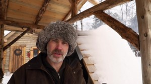 【原始木屋】103. 如何用泥土建造烤炉？ How to Build an Earthen Oven with Clay Cob