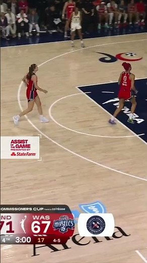 Beautiful Halfcourt Lob from Caitlin Clark to Aliyah Boston Late in Q4 is our Assist of the Game 🔥🤩