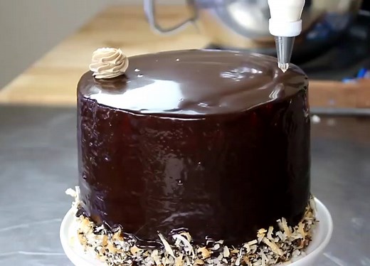 372K views · 7.6K reactions | Almond Joy Cake By: Gretchen's Bakery | MetDaan Cakes | Facebook
