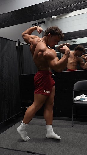 Bodybuilder Backstage: A Glimpse into Competition Prep
