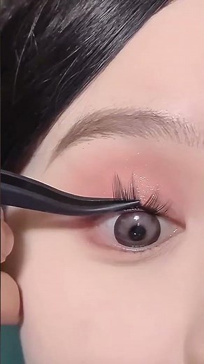 Learn the Art of Chinese Makeup Eyeshadow Like a Pro