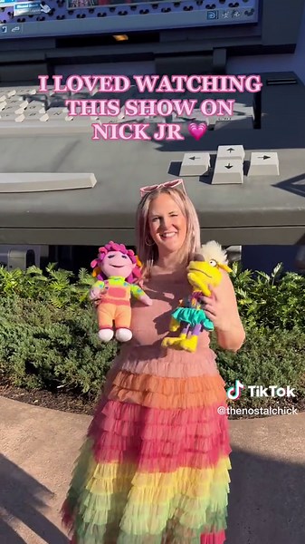 Did you watch #allegraswindow 💓 It was one of my favorites growing up on #nickjr ✨ #nickjrshows #nickjunior #90s #2000s #millennial #millennials #allegra #oldshows #nostalchick #nostalchicks