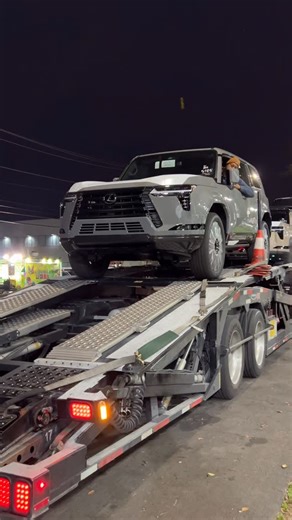 Lexus of Concord on Instagram: "🔥😍 Two new 2026 #LexusGX 550 4WD SUVs just arrived to Lexus of Concord! Which one would you pick? 🚙 Incognito paint GX Luxury+ SUV (first vehicle shown in video) and a beautiful Earth paint GX Overtrail+ SUV. The 2026 GX 550 features a 3.4L V6 twin-turbo engine. ➡️ Shop: www.lexusofconcord.com Lexus of Concord 2001 Market Street Concord CA 94520 #lexusofconcord #lexusgx550 #lexususa #gx550"