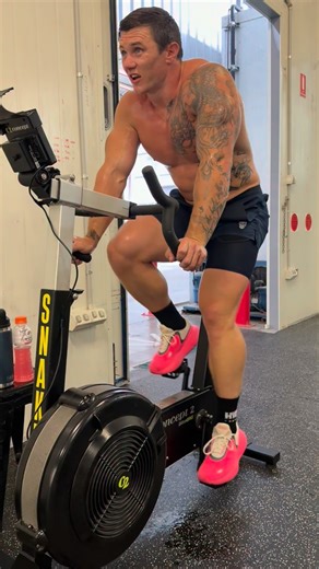 Sweat was sweatin today 😮‍💨 Lotta long workouts going down at the moment. Mans build an engine this year. 🚀 @rad_global UFOs are a cheat code. I’m pretty much a cheetah 🐆 in these bad boys. #rad #snake #hwpo #snake #engine | Jake Douglas Athlete