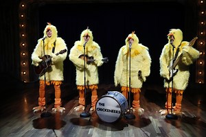 Blake Shelton Put on a Chicken Costume to Cluck Out "Ho Hey" with Jimmy Fallon