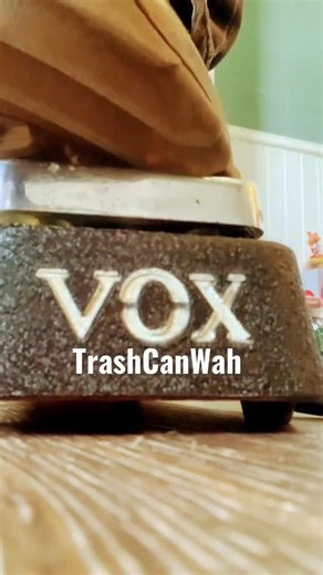 It's always a treat to hear an original Vox Clyde McCoy wah in action, but you don't need to spend £1000s on an original. Fast forward from the '60s to today, and our Vox Real McCoy is a faithful recreation of the first ever production model wah, delivering that iconic sound with a more assertive tonal profile, an extended sweep range, and extra high-frequency bite. 🎸🔥 Inspired by the legendary “holy grail” vintage units of the 60s, this pedal captures the soul of the originals while giving mo