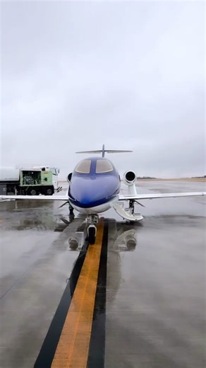 車じゃないけど😂 ✈️ #ホンダジェット #hondajet #プライベートジェット #ゆりり飛行 #快適過ぎる #そろそろ陸海空制覇するか #コレは欲しい #ピッピッ #ザァー