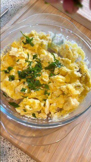 Microwaved scrambled eggs in 3 minutes (It works!) | REALFOODBRO
