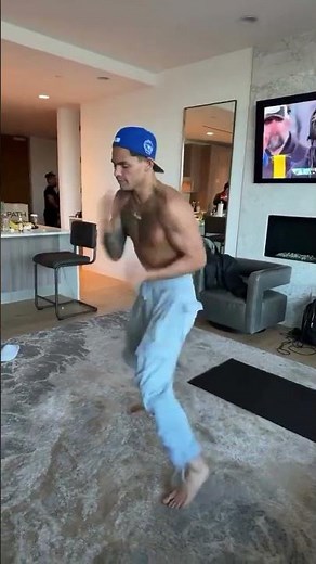 Ryan Garcia UNLEASHES 65 Punches in 8 Seconds! Fastest Hands in Boxing?!