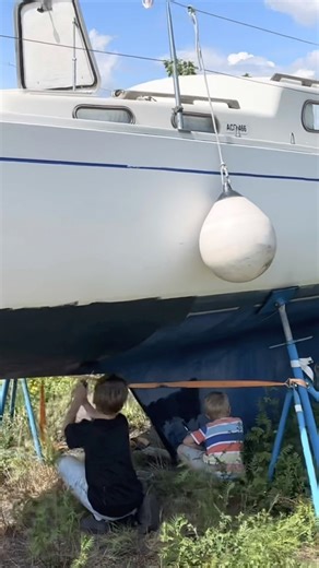 Getting the Vega ready for launch! ⚙️⛵