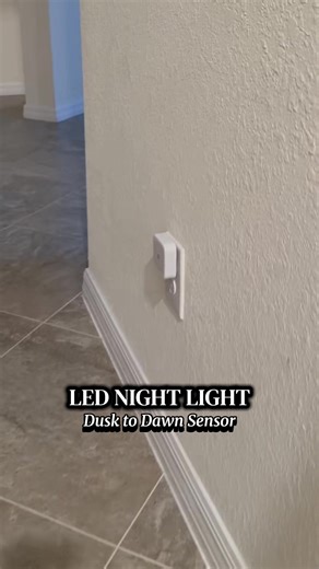 This 6-pack of sensor-activated night lights automatically turns on in the dark to provide soft, energy-efficient illumination exactly when and where you need it. #nightlight #sensornightlights
