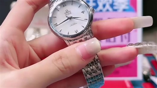 这款手表外观精致，佩戴舒适，有没有让你心动呢？ (3354)