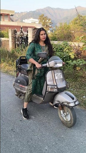 Unique LML Select 4 4stroke 🛵🛵🛵 @khanduribabavlogs #priyankakhanduri #lmlscooter