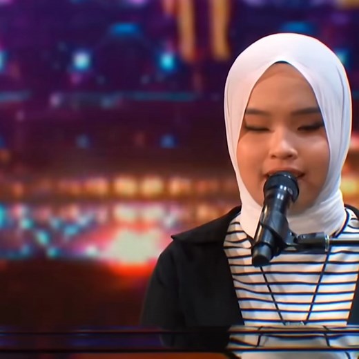 25K views · 1.1K reactions | GOLDEN BUZZER! Simon Cowell Asks Blind Singer Putri Ariani to Sing SECOND SONG | Talent Best | Facebook