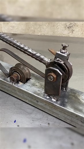 make a iron bending machaine #diy #howtomake #diyproject #bendingmetal #bending