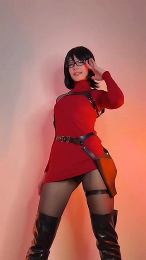 Yulianna H on Instagram: "Come closer #egirl #cosplay"