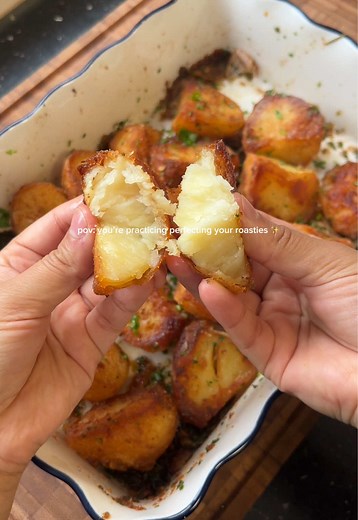 Crispy and Fluffy Roast Potatoes Recipe