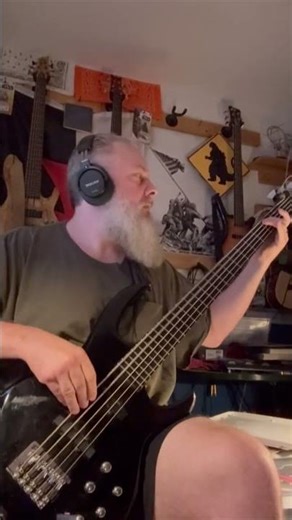 Enter Sandman, I don't need no stink'in rhythm guitar #1.