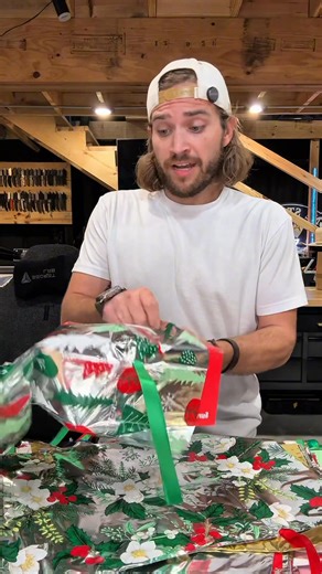 103K views · 218 reactions | Christmas wrapping time saver! | Be.Lush | Facebook