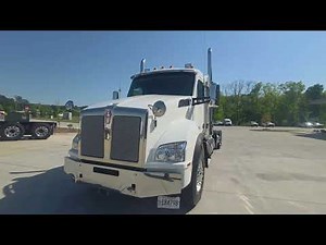 2019 Kenworth T880 - 40" Sleeper 138,977 miles