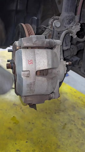 Toyota Crown Brake Service: Pad Installation & Resurfacing
