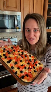 This 7-layer taco dip is the ultimate party appetizer! 陋 With creamy...