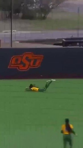 McKenzie Wilson Phenomenal Catch in Center Field