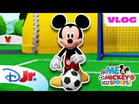 Mickey and Minnie Play the "Eyes Up" Soccer Staring Game 👀⚽️ | Me & Mickey | ‪@disneyjr‬ ‪@ESPNJV‬