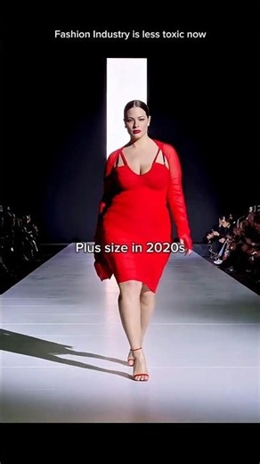 The evolution of beauty standards ✨😮 #Fashion #Runway #PlusSize #Supermodel #catwalk #edit #Shorts