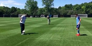 Didi Gregorius hung out and played some soccer with David Villa and NYCFC