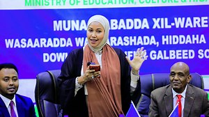23K views · 692 reactions | Wasiirka cusub ee wasaaradda waxbarashada Dowladda Koonfur Galbeed Sahra Osman Ahmed ayaa hadal kooban kajeedisey munaasabadda ay kula wareegeysey xilka wasaaradda. | Wasaaradda Waxbarashada, Hiddaha Iyo Tacliinta Sare DowladdaKoonfur Galbeed | Facebook